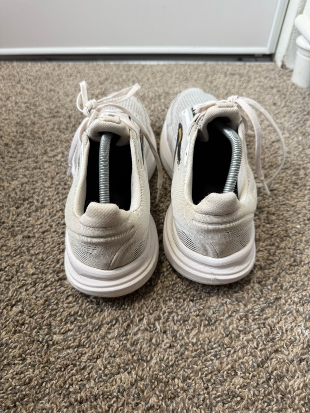 Brooks revel 8 White Running Shoe with Gum Outsole - Picture 5 of 8
